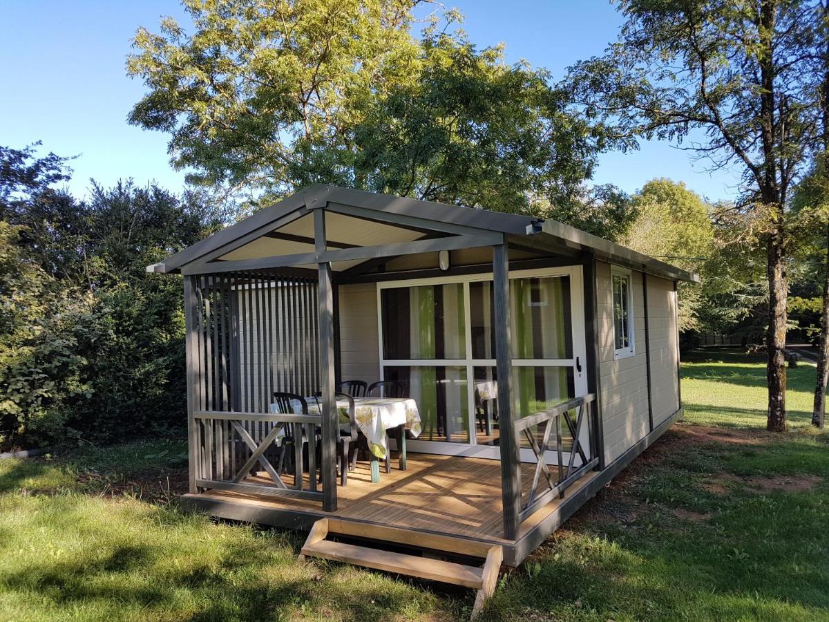 Camping Au Tour De L'Aveyron LʼHospitalet-du-Larzac Exterior foto
