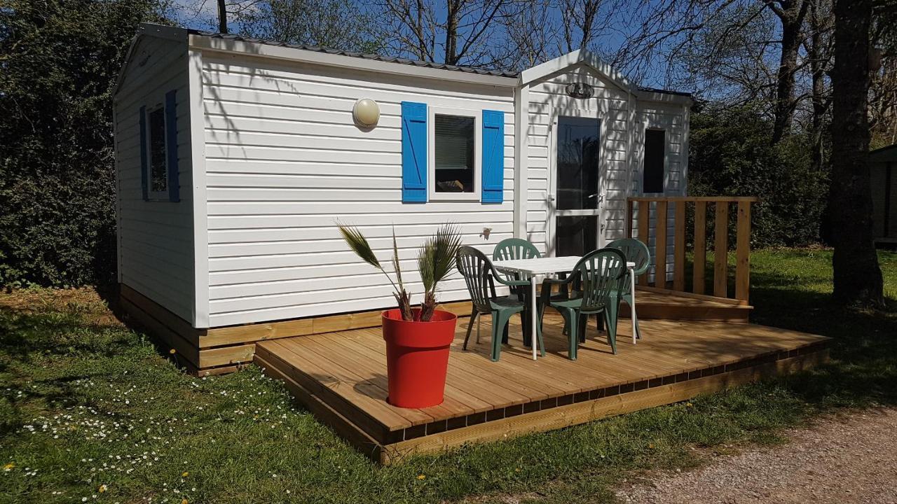 Camping Au Tour De L'Aveyron LʼHospitalet-du-Larzac Exterior foto