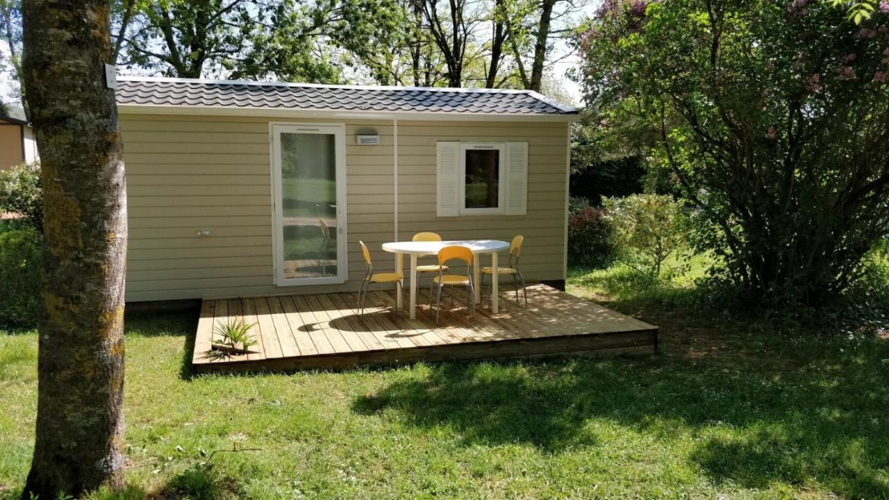 Camping Au Tour De L'Aveyron LʼHospitalet-du-Larzac Exterior foto