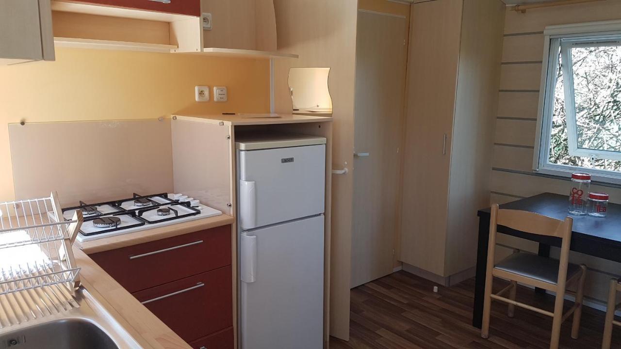 Camping Au Tour De L'Aveyron LʼHospitalet-du-Larzac Exterior foto