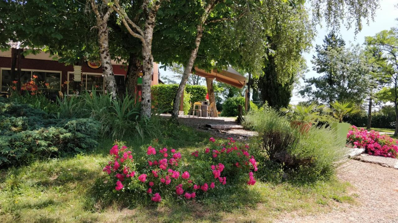 Camping Au Tour De L'Aveyron LʼHospitalet-du-Larzac Exterior foto