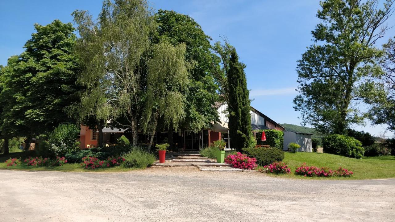 Camping Au Tour De L'Aveyron LʼHospitalet-du-Larzac Exterior foto