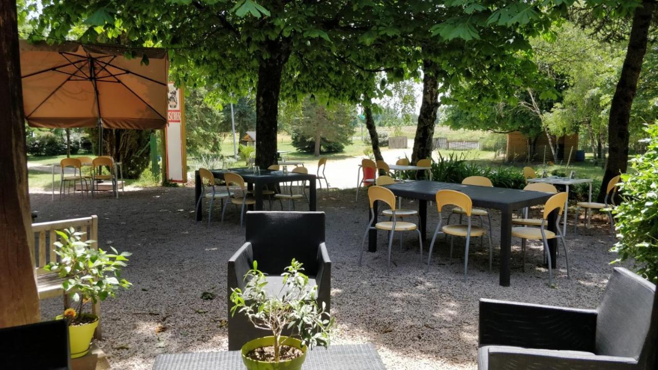 Camping Au Tour De L'Aveyron LʼHospitalet-du-Larzac Exterior foto