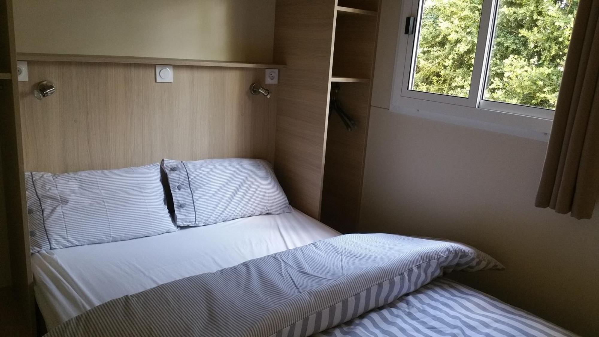Camping Au Tour De L'Aveyron LʼHospitalet-du-Larzac Habitación foto